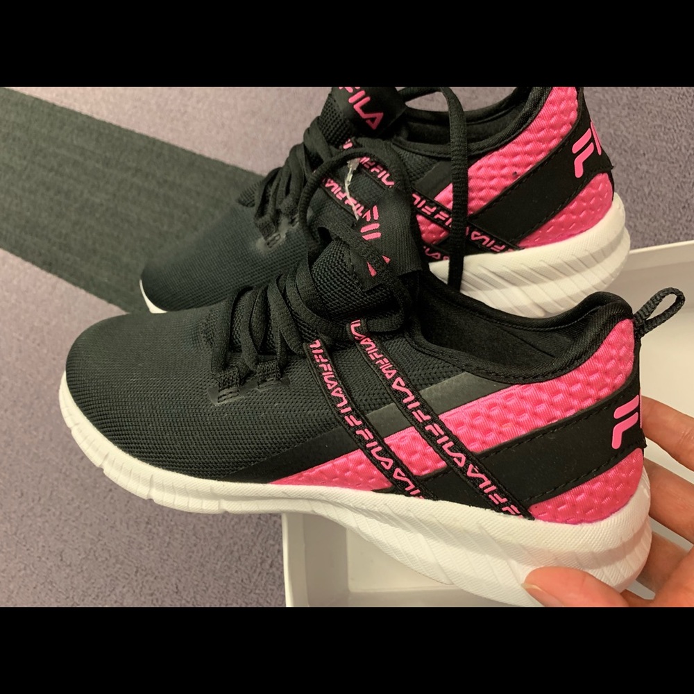 fila women sneaker